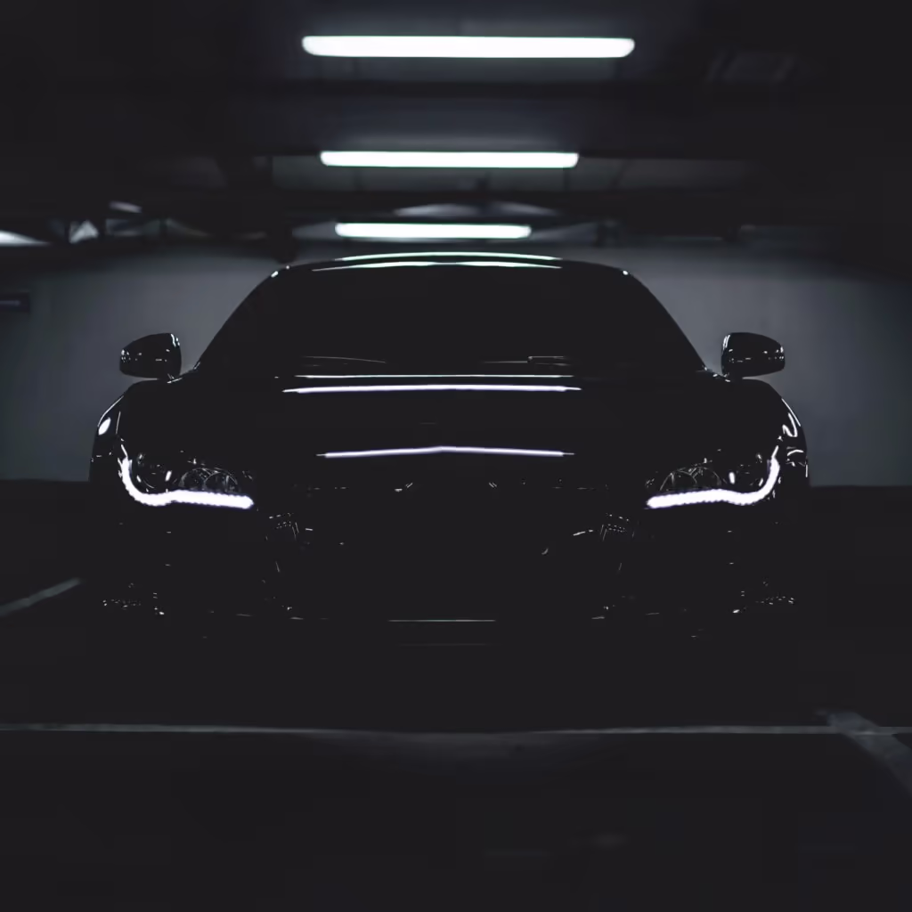 Wagenthaler Performance Tuning-Werkstatt München mit Fahrzeug auf der Hebebühne